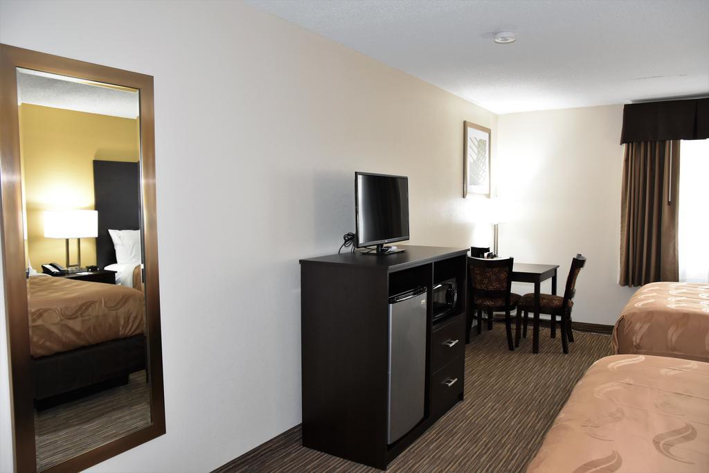 Motel 6-Metropolis, Il מראה חיצוני תמונה